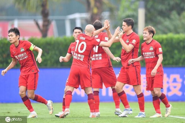 少妇无内裤下蹲露大唇92